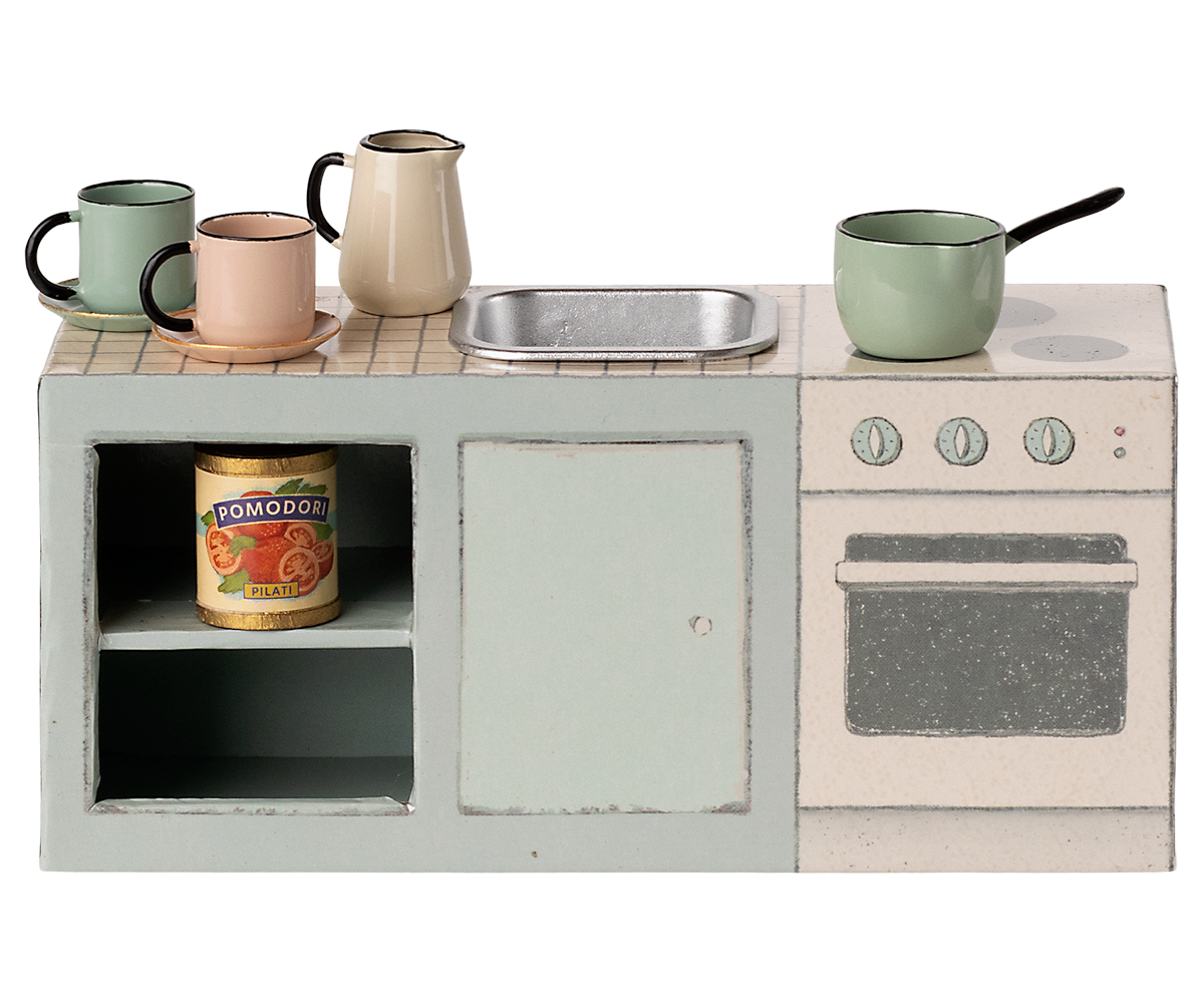 encimera de cocina con utensilios - ratoncitos