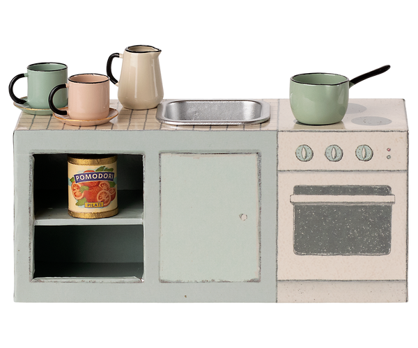 encimera de cocina con utensilios - ratoncitos