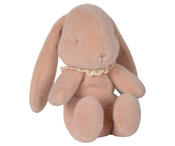 Huevo de pascua con conejo rosa