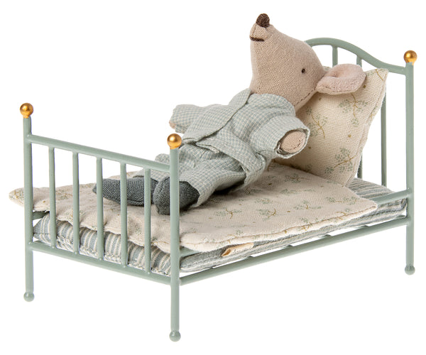 Cama de metal vintage para ratones - menta