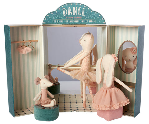 Ballet School - Escuela de ballet playset - Miss Coppelia